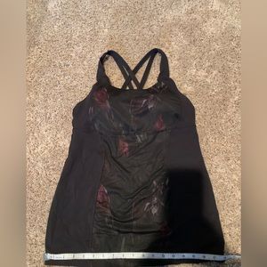 Lululemon Workout Tank 💪🏼✨Sz M- black & purple floral 🖤💜